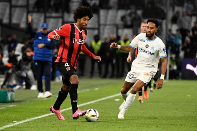 Dante (OGC Nice), Pierre-Emerick AUBAMEYANG (OM) lors du match Olympique de Marseille vs. OGC Nice pour la J29 de la Ligue 1 Uber Eats au Stade VÃ lodrome, le 24 avril 2024. FOOTBALL : Olympique de Marseille vs. OGC Nice - Ligue 1 Uber Eats - 24 04 2024 ValentinaClaret Panoramic 