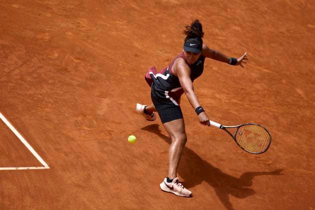 Mutua Madrid Open - Day Four Naomi Osaka of Japan returns a shot against Liudmila Samsonova during day four of the Mutua Madrid Open 2024 at Caja Magica on April 25, 2024, in Madrid, Spain. Madrid Caja Magica Madrid Spain RL_MMO24_00875 Copyright: xRicardoxLarreinax