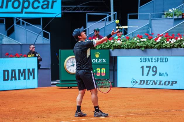 Felix Auger-Aliassime Vs Yoshihito Nishioka during he Mutua Madrid Open in Madrid, Spain - 25 Apr 2024 Yoshihito Nishioka of Japan plays against Felix Auger-Aliassime of Canada on Day Four of the Mutua Madrid Open 2024 tournament at La Caja Magica. Felix Won 2-1 Usera Spain Copyright: xMiguelxReisx xSOPAxImagesx Mutua Madrid Open MR -8753