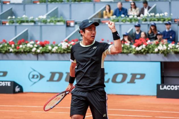 Felix Auger-Aliassime Vs Yoshihito Nishioka during he Mutua Madrid Open in Madrid, Spain - 25 Apr 2024 Yoshihito Nishioka of Japan plays against Felix Auger-Aliassime of Canada on Day Four of the Mutua Madrid Open 2024 tournament at La Caja Magica. Felix Won 2-1 Usera Spain Copyright: xMiguelxReisx xSOPAxImagesx Mutua Madrid Open MR -8795
