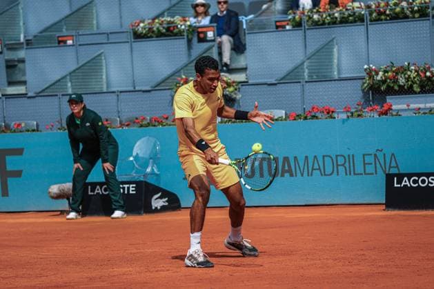 Felix Auger-Aliassime Vs Yoshihito Nishioka during he Mutua Madrid Open in Madrid, Spain - 25 Apr 2024 Felix Auger-Aliassime of Canada plays against Yoshihito Nishioka of Japan (Not in view) on Day Four of the Mutua Madrid Open 2024 tournament at La Caja Magica. Felix Won 2-1 Usera Spain Copyright: xMiguelxReisx xSOPAxImagesx Mutua Madrid Open MR -8852