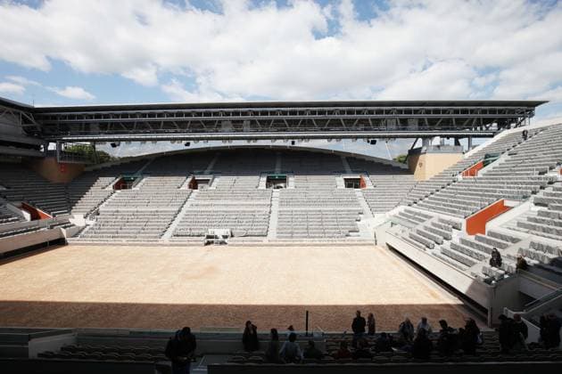 Conference de presse de Presentation du court Suzanne-Lenglen arborant son nouveau toit retractable a Roland-Garros a Paris Tennis : Le nouveau court Suzanne-Lenglen -25 04 2024 JonathanRebboah Panoramic 