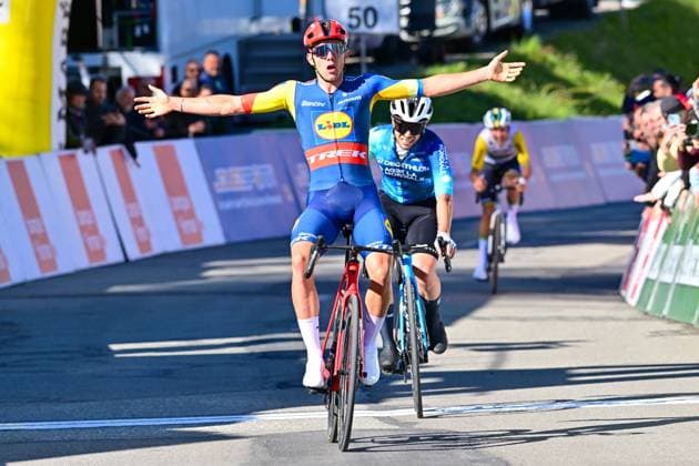 Sport Themen der Woche KW17 Sport Bilder des Tages Thibau NYS 77. Tour de Romandie 2024 2. Etappe Thibau NYS (Belgien Team Lidl - Trek) gewinnt zweite Etappe der 77. Tour de Romandie 2024. Zweite Etappe von Fribourg nach Salvan Les MarÃ cottes über 171 km am 25. April 2024. *** Thibau NYS 77 Tour de Romandie 2024 Stage 2 Thibau NYS Belgium Team Lidl Trek wins the second stage of the 77 Tour de Romandie 2024 Second stage from Fribourg to Salvan Les MarÃ cottes over 171 km on April 25, 2024