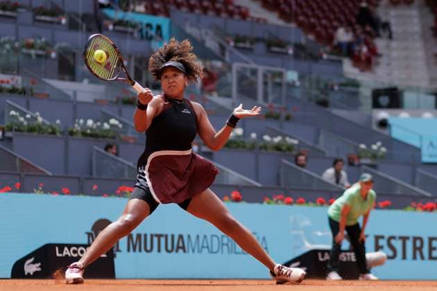 Mutua Madrid Open - Day Three MADRID, SPAIN - APRIL 25: Naomi Osaka returns a shot against Liudmila Samsonova during their match on Day 4 of the Mutua Madrid Open at Caja Magica Stadium in Madrid. Madrid Spain  Copyright: xGuillermoxMartinezx originalFilename:martinez-mutuamad240425_npyCd.jpg