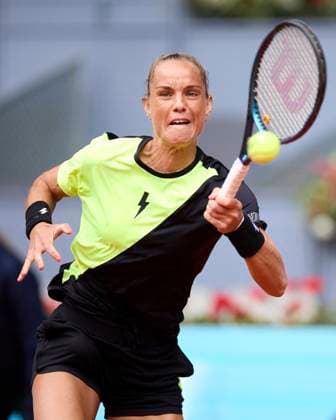 Mutua Madrid Open - Day Four Arantxa Rus of Netherland returns a shot against Coco Gauff of United States during day four of the Mutua Madrid Open 2024 at Caja Magica on April 25, 2024, in Madrid, Spain. Madrid Caja Magica Madrid Spain RL_MMO24_01085 Copyright: xRicardoxLarreinax