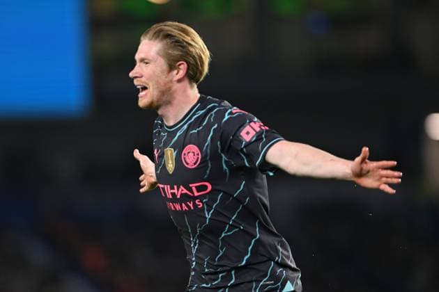 Sport Bilder des Tages Kevin De Bruyne of Manchester City celebrates after opening the scoring during the Premier League match between Brighton and Hove Albion and Manchester City at the American Express Stadium, Brighton UK - 25th April 2024 Brighton v Manchester City Premier League Football, Amex Stadium, Brighton, Sussex, United Kingdom - 25 Apr 2024 Editorial use only. No merchandising. For Football images FA and Premier League restrictions apply inc. no internet mobile usage without FAPL license - for details contact Football Dataco  Copyright: xLizxFinlayson Shutterstockx 14450314i