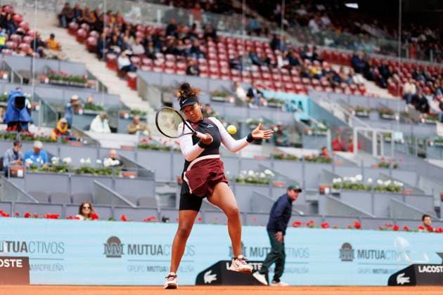 April 25, 2024, Madrid, Spain: Naomi Osaka plays against Liudmila Samsonova ( not pictured) during their match on Day 4 of the Mutua Madrid Open at Caja Magica Stadium. Samsonova won 6-2, 4-6, 7-5. Madrid Spain - ZUMAs197 20240425_aaa_s197_178 Copyright: xGuillermoxMartinezx