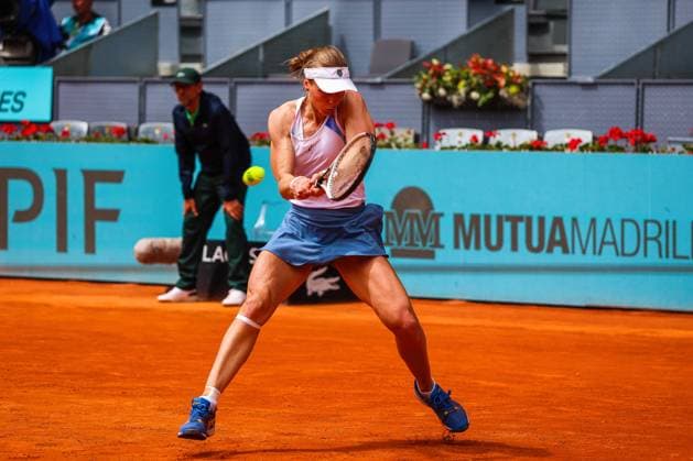 April 25, 2024, Usera, Madrid, Spain: Liudmila Samsonova of Russia plays against Naomi Osaka of Japan (not pictured) on Day Four of the Mutua Madrid Open 2024 tournament at La Caja Magica. Liudmila Won 2-1 Usera Spain - ZUMAs197 20240425_aaa_s197_356 Copyright: xMiguelxReisx