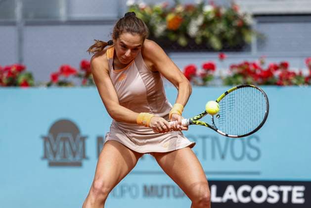 April 26, 2024, Madrid, Madrid, SPAIN: Lucia Bronzetti of Italy in action against Elena Rybakina of Kazakhstan during the Mutua Madrid Open 2024, ATP, Tennis Herren Masters 1000 and WTA, Tennis Damen 1000, tournament celebrated at Caja Magica on April 26, 2024 in Madrid, Spain. Madrid SPAIN - ZUMAa181 20240426_zaa_a181_001 Copyright: xIrinaxR.xHipolitox