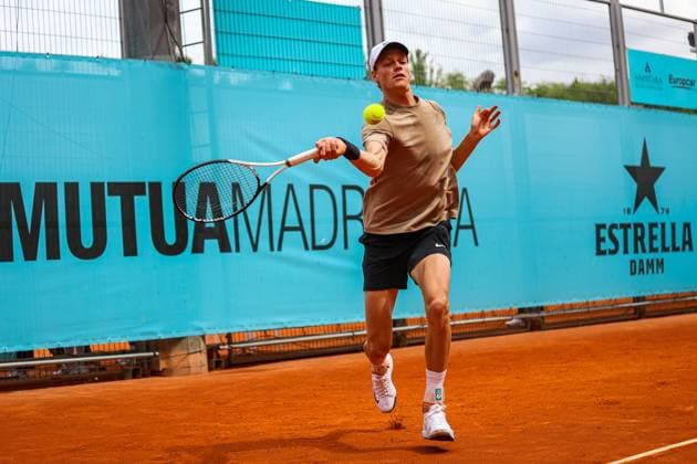 Mutua Madrid Open 2024: Casper Ruud Vs Jannik Sinner in Spain - 26 Apr 2024 Jannik Sinner of Italy practice against Casper Ruud of Norway on Day Five of the Mutua Madrid Open 2024 tournament at La Caja Magica. Usera Spain Copyright: xMiguelxReisx xSOPAxImagesx Mutua Madrid Open MR -3277