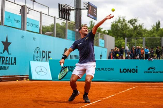 Casper Ruud of Norway practice against Jannik Sinner of Italy on Day Five of the Mutua Madrid Open 2024 tournament at La Caja Magica. Usera Spain Copyright: xMiguelxReisx Mutua Madrid Open MR -3481