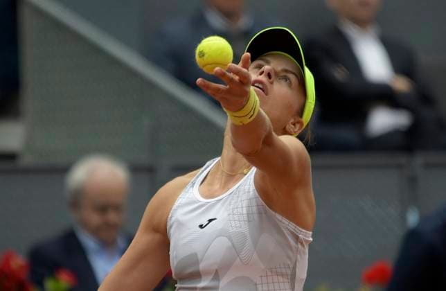 Mutua Madrid Open - Day Four Magda Linette of Poland is in action during the 2024 ATP, Tennis Herren Tour Madrid Open tennis tournament at Caja Magica in Madrid, Spain, on April 26, 2024. Madrid Spain  Copyright: xJuanxCarlosxLucasx originalFilename:lucas-notitle240426_npzYO.jpg