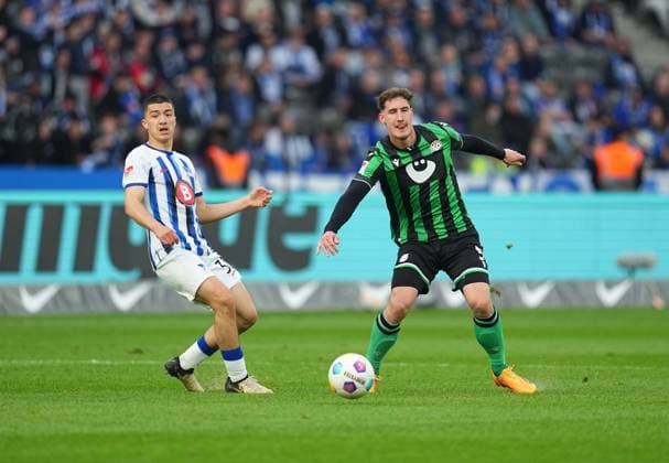 Ibrahim Maza Hertha Berlin and Phil Neumann Hannover 96 battle for the ball, 2 Bundesliga, Hertha BSC vs Hannover 96, Olympic Stadium on April 26, 2024 in Berlin, Germany Photo by Ulrik Pedersen DeFodi Images Ibrahim Maza Hertha Berlin and Phil Neumann Hannover 96 battle for the ball, 2 Bundesliga, Hertha BSC vs Hannover 96, Olympic Stadium on April 26, 2024 in Berlin, Germany Photo by Ulrik Pedersen DeFodi Images DFB DFL REGULATIONS PROHIBIT ANY USE OF PHOTOGRAPHS AS IMAGE SEQUENCES AND OR QUASI VIDEO Defodi 659 191023 01000044 Defodi-659 DFB DFL REGULATIONS PROHIBIT ANY USE OF PHOTOGRAPHS AS IMAGE SEQUENCES AND OR QUASI-VIDEO.