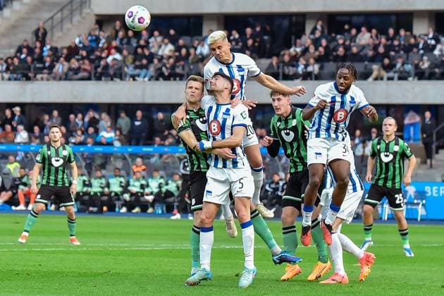Soccer 2 Bundesliga, Hertha BSC Hannover 96 26 04 2024,xdanx,Soccer 2 Bundesliga, Hertha BSC Hannover 96, v l Fabian Kunze Hannover 96 6 ,Marc Oliver Kempf Hertha BSC 20 ,Andreas Bouchalakis Hertha BSC 5 ,Phil Neumann Hannover 96 5 ,Deyovaisio Zeefuik Hertha BSC 34 ,Penalty area scene, duel, fight, tackle DFL DFB REGULATIONS PROHIBIT ANY USE OF PHOTOGRAPHS as IMAGE SEQUENCES and or QUASI VIDEO Photo Daniel Lakomski Berlin Olympiastadion Berlin Berlin Germany EN Copyright: xDanielxLakomskix
