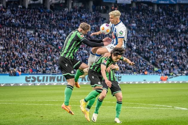 2 Soccer Bundesliga, Hertha BSC vs Hannover 96 Berlin, 26 04 2024 Phil Neumann Hannover 96, 5 , Marc Oliver Kempf Hertha BSC, 20 2 Soccer Bundesliga, Hertha BSC vs Hannover 96, Olympiastadion, Berlin, 26 04 2024 DFL REGULATIONS PROHIBIT ANY USE OF PHOTOGRAPHS AS IMAGE SEQUENCES AND OR QUASI VIDEO Copyright: xBEAUTIFULxSPORTS LucianoxLimax