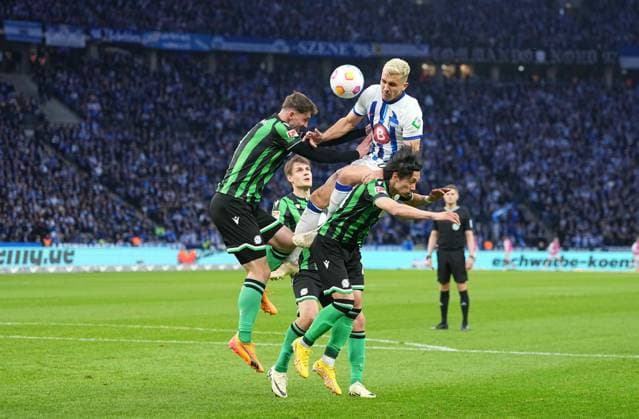 Marc Oliver Kempf Hertha Berlin and Sei Muroya Hannover 96 battle for the ball, 2 Bundesliga, Hertha BSC vs Hannover 96, Olympic Stadium on April 26, 2024 in Berlin, Germany Photo by Ulrik Pedersen DeFodi Images Marc Oliver Kempf Hertha Berlin and Sei Muroya Hannover 96 battle for the ball, 2 Bundesliga, Hertha BSC vs Hannover 96, Olympic Stadium on April 26, 2024 in Berlin, Germany Photo by Ulrik Pedersen DeFodi Images DFB DFL REGULATIONS PROHIBIT ANY USE OF PHOTOGRAPHS AS IMAGE SEQUENCES AND OR QUASI VIDEO Defodi 659 195544 01000240 Defodi-659 DFB DFL REGULATIONS PROHIBIT ANY USE OF PHOTOGRAPHS AS IMAGE SEQUENCES AND OR QUASI-VIDEO.