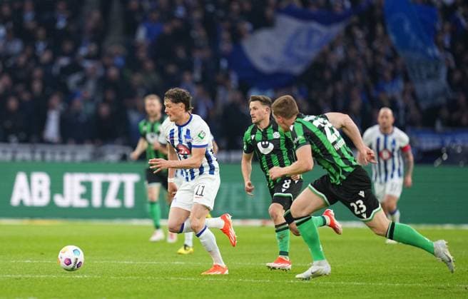 Fabian Reese Hertha Berlin controls the ball, 2 Bundesliga, Hertha BSC vs Hannover 96, Olympic Stadium on April 26, 2024 in Berlin, Germany Photo by Ulrik Pedersen DeFodi Images Fabian Reese Hertha Berlin controls the ball, 2 Bundesliga, Hertha BSC vs Hannover 96, Olympic Stadium on April 26, 2024 in Berlin, Germany Photo by Ulrik Pedersen DeFodi Images DFB DFL REGULATIONS PROHIBIT ANY USE OF PHOTOGRAPHS AS IMAGE SEQUENCES AND OR QUASI VIDEO Defodi 659 195906 01000263 Defodi-659 DFB DFL REGULATIONS PROHIBIT ANY USE OF PHOTOGRAPHS AS IMAGE SEQUENCES AND OR QUASI-VIDEO.