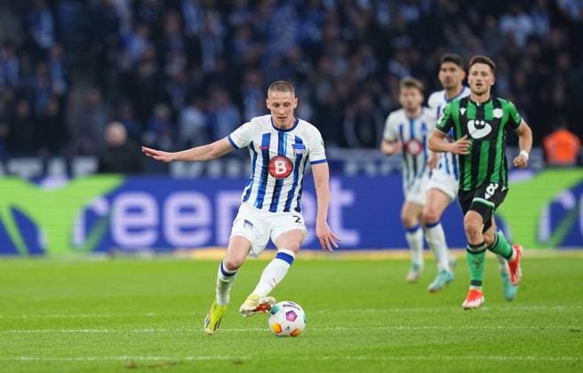 Palko Dardai Hertha Berlin controls the ball, 2 Bundesliga, Hertha BSC vs Hannover 96, Olympic Stadium on April 26, 2024 in Berlin, Germany Photo by Ulrik Pedersen DeFodi Images Palko Dardai Hertha Berlin controls the ball, 2 Bundesliga, Hertha BSC vs Hannover 96, Olympic Stadium on April 26, 2024 in Berlin, Germany Photo by Ulrik Pedersen DeFodi Images DFB DFL REGULATIONS PROHIBIT ANY USE OF PHOTOGRAPHS AS IMAGE SEQUENCES AND OR QUASI VIDEO Defodi 659 200141 01000301 Defodi-659 DFB DFL REGULATIONS PROHIBIT ANY USE OF PHOTOGRAPHS AS IMAGE SEQUENCES AND OR QUASI-VIDEO.