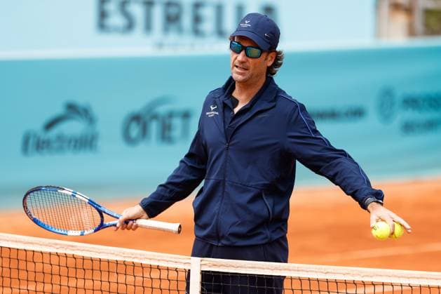 April 26, 2024, Madrid, Madrid, SPAIN: Carlos Moya, coach of Rafael Nada, gestures during Nadalâ€⠢s training during his training during the Mutua Madrid Open 2024, ATP, Tennis Herren Masters 1000 and WTA, Tennis Damen 1000, tournament celebrated at Caja Magica on April 26, 2024 in Madrid, Spain. Madrid SPAIN - ZUMAa181 20240426_zaa_a181_067 Copyright: xIrinaxR.xHipolitox