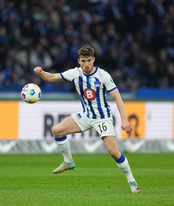 Jonjoe Kenny Hertha Berlin controls the ball, 2 Bundesliga, Hertha BSC vs Hannover 96, Olympic Stadium on April 26, 2024 in Berlin, Germany Photo by Ulrik Pedersen DeFodi Images Jonjoe Kenny Hertha Berlin controls the ball, 2 Bundesliga, Hertha BSC vs Hannover 96, Olympic Stadium on April 26, 2024 in Berlin, Germany Photo by Ulrik Pedersen DeFodi Images DFB DFL REGULATIONS PROHIBIT ANY USE OF PHOTOGRAPHS AS IMAGE SEQUENCES AND OR QUASI VIDEO Defodi 659 200638 01000053 Defodi-659 DFB DFL REGULATIONS PROHIBIT ANY USE OF PHOTOGRAPHS AS IMAGE SEQUENCES AND OR QUASI-VIDEO.