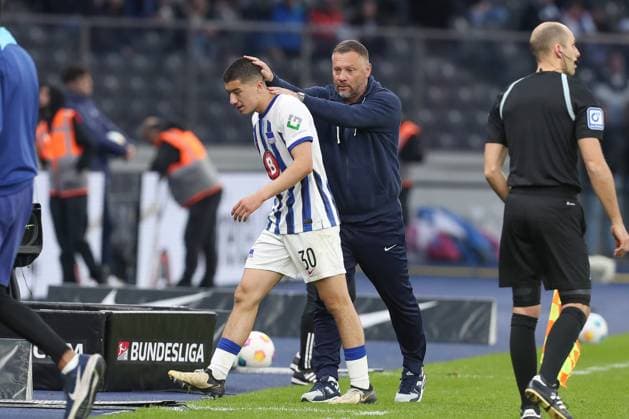 26 04 2024, xtgx, Soccer 2 Bundesliga, Hertha BSC Berlin Hannover 96 emspor, v l Pal Dardai Hertha, coach at Ibrahim Maza Hertha, 30 DFL DFB REGULATIONS PROHIBIT ANY USE OF PHOTOGRAPHS as IMAGE SEQUENCES and or QUASI VIDEO Berlin