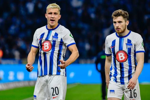 Soccer 2 Bundesliga, Hertha BSC Hannover 96 26 04 2024,xdanx,Soccer 2 Bundesliga, Hertha BSC Hannover 96, v l Marc Oliver Kempf Hertha BSC 20 ,Jonjoe Kenny Hertha BSC 16 , enttaeuscht, schaut enttaeuscht, niedergeschlagen, disappointed DFL DFB DFB REGULATIONS PROHIBIT ANY USE OF PHOTOGRAPHS AS IMAGE SEQUENCES AND OR QUASI VIDEO Foto Daniel Lakomski Berlin Olympiastadion Berlin Berlin Germany DE Copyright: xDanielxLakomskix