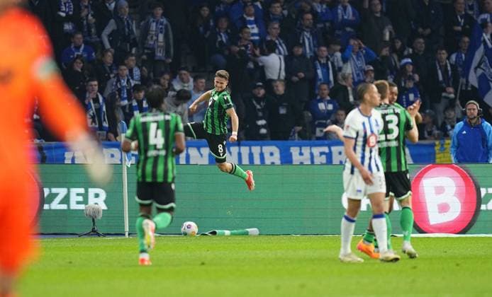 Enzo Leopold Hannover 96 celebrates the teams first goal after scoring 1 1, 2 Bundesliga, Hertha BSC vs Hannover 96, Olympic Stadium on April 26, 2024 in Berlin, Germany Photo by Ulrik Pedersen DeFodi Images Enzo Leopold Hannover 96 celebrates the teams first goal, 2 Bundesliga, Hertha BSC vs Hannover 96, Olympic Stadium on April 26, 2024 in Berlin, Germany Photo by Ulrik Pedersen DeFodi Images DFB DFL REGULATIONS PROHIBIT ANY USE OF PHOTOGRAPHS AS IMAGE SEQUENCES AND OR QUASI VIDEO Defodi 659 202334 01000307 Defodi-659 DFB DFL REGULATIONS PROHIBIT ANY USE OF PHOTOGRAPHS AS IMAGE SEQUENCES AND OR QUASI-VIDEO.