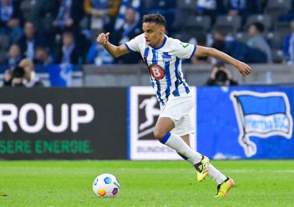 Fussball 2. Bundesliga, Hertha BSC - Hannover 96 26.04.2024,xdanx,Fussball 2. Bundesliga, Hertha BSC - Hannover 96, v.l. am Ball Bilal Hussein (Hertha BSC 8) (DFL DFB REGULATIONS PROHIBIT ANY USE OF PHOTOGRAPHS as IMAGE SEQUENCES and or QUASI-VIDEO) Foto: Daniel Lakomski Berlin Olympiastadion Berlin Berlin Deutschland (DE) *** Soccer 2 Bundesliga, Hertha BSC Hannover 96 26 04 2024,xdanx,Soccer 2 Bundesliga, Hertha BSC Hannover 96, v l on the ball Bilal Hussein Hertha BSC 8 DFL DFB REGULATIONS PROHIBIT ANY USE OF PHOTOGRAPHS as IMAGE SEQUENCES and or QUASI VIDEO Photo Daniel Lakomski Berlin Olympiastadion Berlin Berlin Germany EN Copyright: xDanielxLakomskix