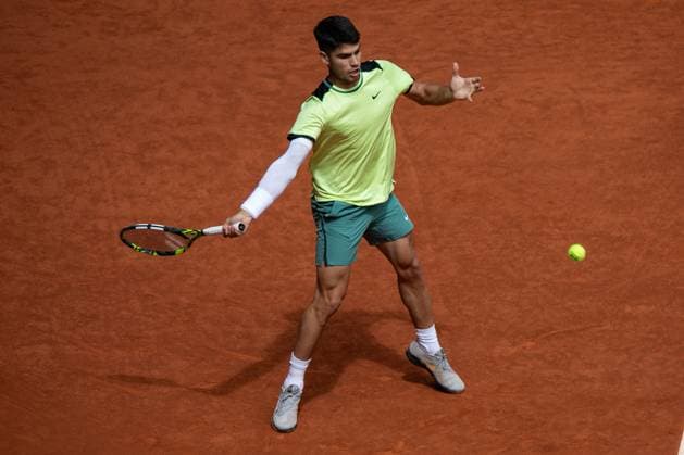 Carlos Alcaraz vs Alexander Shevchenko Carlos Alcaraz in a play during this afternoon s tennis match at the Caja Magica in Madrid. Carlos Alcaraz defeated Kazakh Alexander Shevchenko in two sets (2-6 and 1-6) at the Madrid Open tennis tournament. Madrid Spain Copyright: xDavidxCanalesx xSOPAxImagesx DCAlcarazvsShevchenko240425-09
