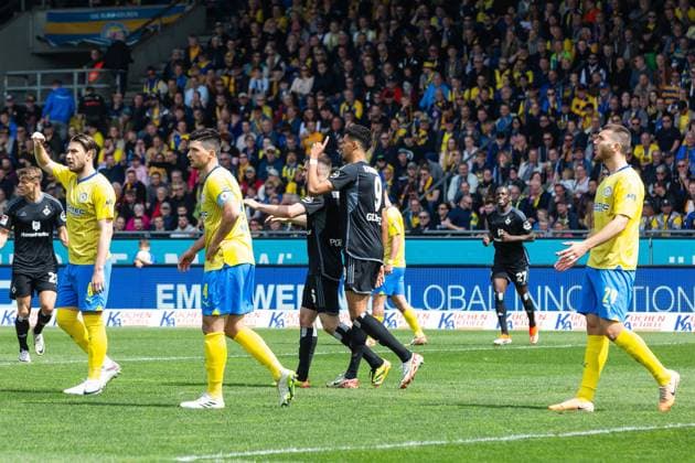 Soccer I Men I Season 2023 2024 I 2 Bundesliga I 31 Matchday I Eintracht Braunschweig Hamburger SV I 27 04 2024 Robert Glatzel 9, Hamburger SV celebrates the 0 1 Braunschweig Eintracht Stadion Niedersachsen Germany Copyright: xLobecax xHenningxRohlfsx