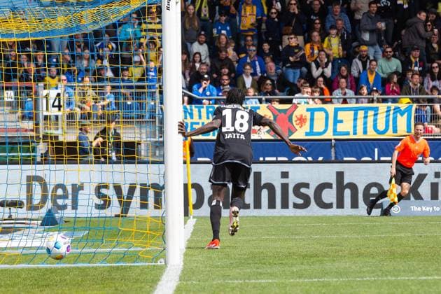 Soccer I Men I Season 2023 2024 I 2 Bundesliga I 31 Matchday I Eintracht Braunschweig Hamburger SV I 27 04 2024 Bakery Jatta 18, Hamburger SV cheers at the goal Braunschweig Eintracht Stadion Niedersachsen Germany Copyright: xLobecax xHenningxRohlfsx