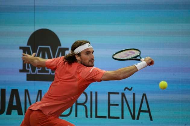Mutua Madrid Open - Day Five Stefanos Tsitsipas of Greece is in action during the 2024 ATP, Tennis Herren Tour Madrid Open tennis tournament at Caja Magica in Madrid, Spain, on April 27, 2024. Madrid Spain  Copyright: xJuanxCarlosxLucasx originalFilename:lucas-notitle240427_npSaP.jpg