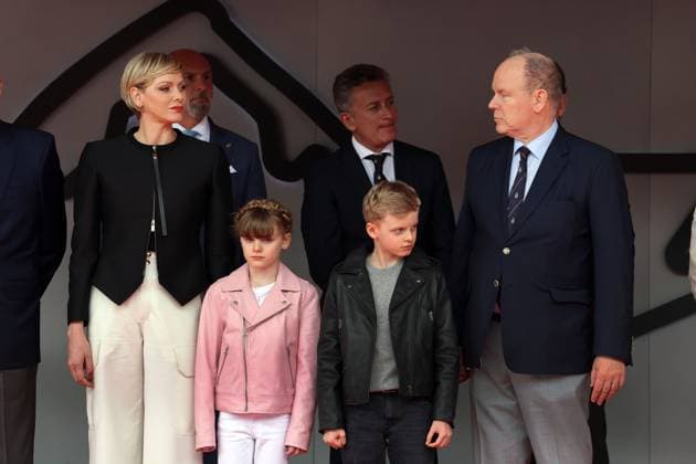 Sport Themen der Woche KW17 Sport Bilder des Tages Charlene, die Tochter Gabrielle, Sohn Jacques und Fürst Albert von Monaco , die Fürstenfamilie in der Siegerehrungsloge, FIA Formel E Weltmeisterschaft, Saison 10, Monaco E- Prix, 27.04.2024, *** Charlene, daughter Gabrielle, son Jacques and Prince Albert of Monaco , the Princely Family in the podium, FIA Formula E World Championship, Season 10, Monaco E Prix, 27 04 2024,
