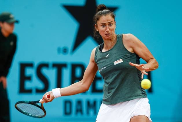 April 27, 2024, Madrid, Madrid, SPAIN: Sara Sorribes Tormo of Spain in action against Victoria Azarenka of Russia during the Mutua Madrid Open 2024, ATP, Tennis Herren Masters 1000 and WTA, Tennis Damen 1000, tournament celebrated at Caja Magica on April 27, 2024 in Madrid, Spain. Madrid SPAIN - ZUMAa181 20240427_zaa_a181_138 Copyright: xIrinaxR.xHipolitox