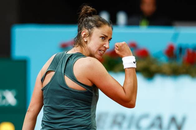 April 27, 2024, Madrid, Madrid, SPAIN: Sara Sorribes Tormo of Spain celebrates a point against Victoria Azarenka of Russia during the Mutua Madrid Open 2024, ATP, Tennis Herren Masters 1000 and WTA, Tennis Damen 1000, tournament celebrated at Caja Magica on April 27, 2024 in Madrid, Spain. Madrid SPAIN - ZUMAa181 20240427_zaa_a181_139 Copyright: xIrinaxR.xHipolitox