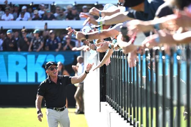 LIV GOLF ADELAIDE, LIV Golf CEO Greg Norman reacts with spectators during the final round of LIV Golf Adelaide at the Grange Golf Club in Adelaide, Sunday, April 28, 2024. ( NO ARCHIVING, EDITORIAL USE ONLY, NO USE IN BOOKS WITHOUT CONSENT ADELAIDE SOUTH AUSTRALIA AUSTRALIA  Copyright: xMICHAELxERREYx 20240428172877368997