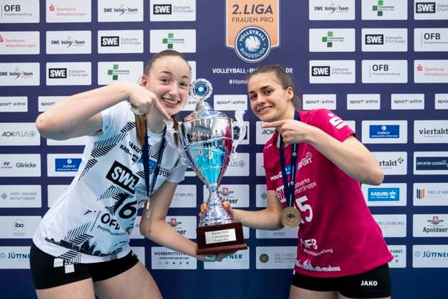 2 Bundesliga Women Pro Schwarz Weiss Erfurt vs Stralsunder Wildcats 27 04 2024 Tabea Éliane Dreiack 16 Schwarz Weiss Erfurt and Mia Mercedes Kettner 15 Schwarz Weiss Erfurt right 2 Bundesliga Women Pro Schwarz Weiss Erfurt vs Stralsunder Wildcats Riethsporthalle Erfurt 27 04 2024 Copyright: xBEAUTIFULxSPORTS Duehringx
