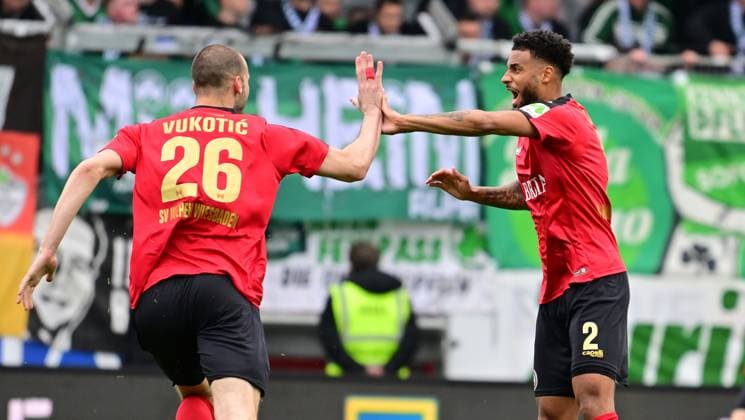28 04 2024 Soccer Season 2023 2024 2 Soccer Bundesliga 31 Matchday SV Wehen Wiesbaden SVWW SpVgg Greuther Fürth Kleeblatt Sportfoto Zink xwoxzix DFL regulations prohibit any use of photographs as image sequences and or quasi video only for editorial use Aleksandar Vukotic 26, SV Wehen 1926 Wiesbaden SVWW Martin Angha 2, SV Wehen 1926 Wiesbaden SVWW Jubel Freude