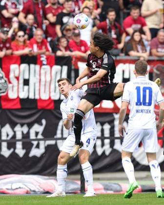28 04 2024 Soccer Season 2023 2024 2 Soccer Bundesliga 31 Matchday 1 FC Nürnberg FCN Club Karlsruher SC KSC Sportfoto Zink DaMa xdaxmax DFL regulations prohibit any use of photographs as image sequences and or quasi video only for editorial use Marcel Beifus 4, Karlsruher SC KSC Daichi Hayashi 9, 1 FC Nürnberg FCN Marvin Wanitzek 10, Karlsruher SC KSC