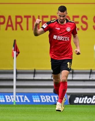 28 04 2024 Soccer Season 2023 2024 2 Soccer Bundesliga 31 Matchday SV Wehen Wiesbaden SVWW SpVgg Greuther Fürth Kleeblatt Sportfoto Zink xwoxzix DFL regulations prohibit any use of photographs as image sequences and or quasi video only for editorial use Torjubel Jubel Freude nach Treffer Torschuß zum 1 0 durch Ivan Prtajin 18, SV Wehen 1926 Wiesbaden SVWW