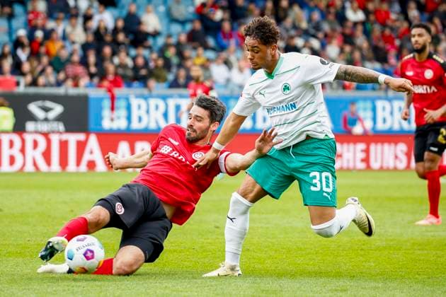 28 04 2024, xavx, Soccer 2 Bundesliga, SV Wehen Wiesbaden SpVgg Greuther Fuerth emspor, v l Sascha Mockenhaupt SV Wehen Wiesbaden , Armindo Sieb SpVgg Greuther Fürth DFL DFB REGULATIONS PROHIBIT ANY USE OF PHOTOGRAPHS as IMAGE SEQUENCES and or QUASI VIDEO Wiesbaden