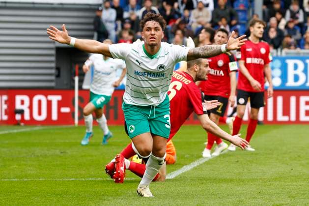 Bilder des Jahres 2024, Sport 04 April Sport Themen der Woche KW17 28.04.2024, xavx, Fussball 2.Bundesliga, SV Wehen Wiesbaden - SpVgg Greuther Fuerth emspor, v.l. Armindo Sieb (SpVgg Greuther Fürth) celebrate the goal, Der Torjubel zum 2:3 (DFL DFB REGULATIONS PROHIBIT ANY USE OF PHOTOGRAPHS as IMAGE SEQUENCES and or QUASI-VIDEO) Wiesbaden *** 28 04 2024, xavx, Fussball 2 Bundesliga, SV Wehen Wiesbaden SpVgg Greuther Fuerth emspor, v l Armindo Sieb SpVgg Greuther Fürth celebrate the goal, Der Torjubel zum 2 3 DFL DFB REGULATIONS PROHIBIT ANY USE OF PHOTOGRAPHS as IMAGE SEQUENCES and or QUASI VIDEO Wiesbaden
