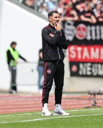28 04 2024 Soccer Season 2023 2024 2 Soccer Bundesliga 31 Matchday 1 FC Nürnberg FCN Club Karlsruher SC KSC Sportfoto Zink DaMa xdaxmax DFL regulations prohibit any use of photographs as image sequences and or quasi video only for editorial use Cristian Fiel Trainer 1 FC Nürnberg FCN thoughtful disappointed disappointment