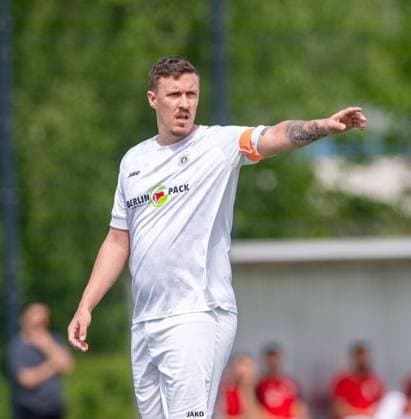 Sport Themen der Woche KW17 Fussball, Herren, Saison 2023 2024, Kreisliga A St. 3 (25. Spieltag), FSV Spandauer Kickers III - BSV Al-Dersimspor II, Max Kruse (BSV Al-Dersimspor II), 28.04. 2024, *** Soccer, Men, Season 2023 2024, Kreisliga A St 3 25 Matchday , FSV Spandauer Kickers III BSV Al Dersimspor II, Max Kruse BSV Al Dersimspor II , 28 04 2024, Copyright: xSebastianxRäppold MatthiasxKochx
