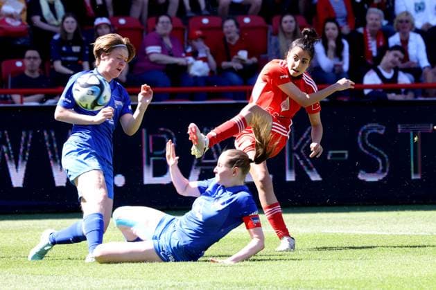 DEU, Region, Women, 1 FC Union vs Hertha BSC 28 04 2024, Stadion Alte Foersterei, Berlin, DEU, Region, Women, 1 FC Union vs Hertha BSC im Bild 1 0 durch Sarah Abu Sabbah 1 FC Union Berlin 16 , MARE PRANKE Hertha BSC Frauen 16 , ELINA FRIEAUFF Hertha BSC Frauen 6 DFL regulations prohibit any use of Photographs as image sequences and or quasi video Foto Juergen Engler nordphoto GmbH nordphotoxGmbHx xEngler nph00076