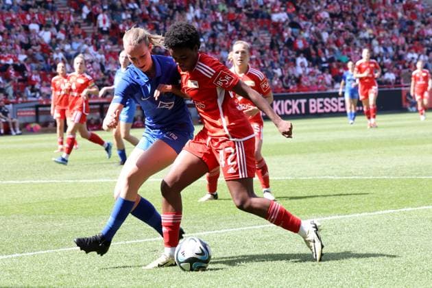 DEU, Region, Women, 1 FC Union vs Hertha BSC 28 04 2024, Stadion Alte Foersterei, Berlin, DEU, Region, Women, 1 FC Union vs Hertha BSC im Bild Mathis Bruns 1 FC Union Berlin 43 , SVENJA POOCK Hertha BSC Frauen 4 DFL regulations prohibit any use of Photographs as image sequences and or quasi video Foto Juergen Engler nordphoto GmbH nordphotoxGmbHx xEngler nph00076