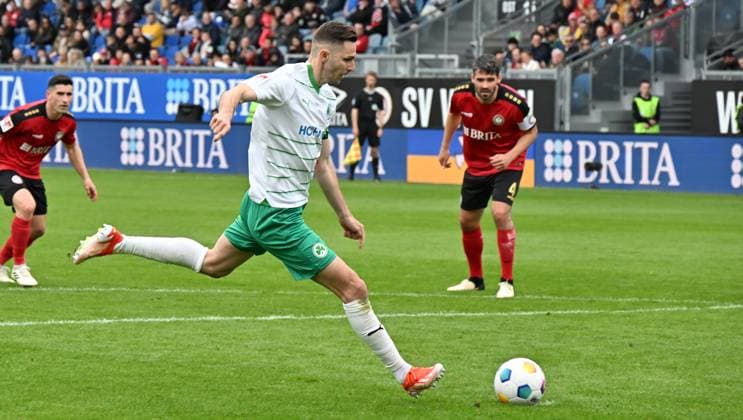 28 04 2024 Soccer Season 2023 2024 2 Soccer Bundesliga 31 Matchday SV Wehen Wiesbaden SVWW SpVgg Greuther Fürth Kleeblatt Sportfoto Zink xwoxzix DFL regulations prohibit any use of photographs as image sequences and or quasi video only for editorial use Branimir Hrgota 10 SpVgg Greuther Fürth Penalty kick penalty kick