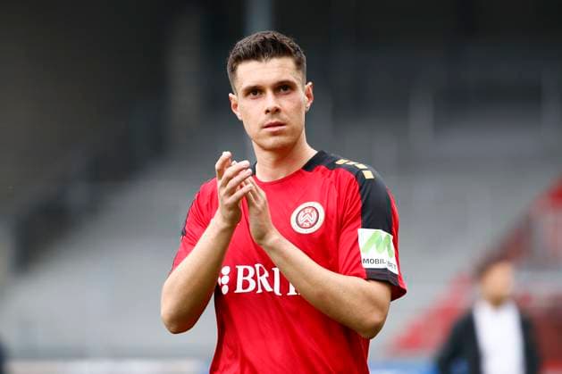 28 04 2024, xavx, Fussball 2 Bundesliga, SV Wehen Wiesbaden SpVgg Greuther Fuerth emspor, v l John Iredale SV Wehen Wiesbaden enttaeuscht, enttaeuscht looking, dissapointed DFL DFB REGULATIONS PROHIBIT ANY USE OF PHOTOGRAPHS as IMAGE SEQUENCES and or QUASI VIDEO Wiesbaden
