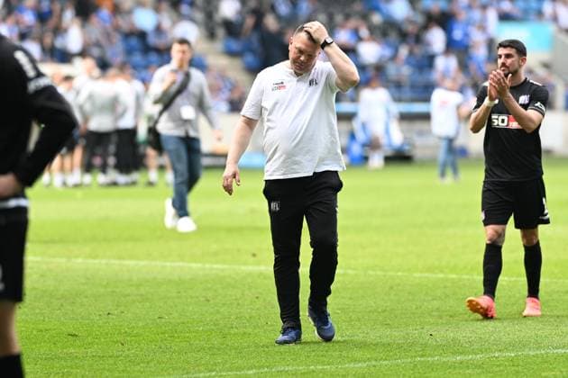 2 Bundesliga 1 FC Magdeburg VfL Osnabrück on 28 04 2024 at the MDCC Arena in Magdeburg Coach Uwe Koschinat Osnabrueck dissatisfied, disappointed, disappointed, dejected MT