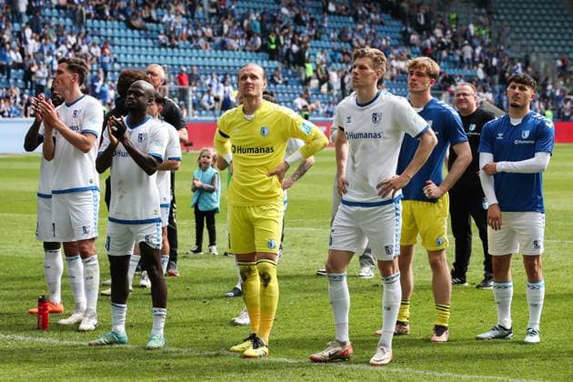 from l Tobias Müller 1 FC Magdeburg,21 , Amara Conde 1 FC Magdeburg,29 , Goalkeeper Dominik Reimann 1 FC Magdeburg,1 , Luca Schuler 1 FC Magdeburg,26 , Eldin Dzogovic 1 FC Magdeburg,4 2 Soccer Bundesliga Season 2023 2024 1 FC Magdeburg vs VfL Osnabrück at the MDCC Arena in Magdeburg Action,Soccer,Man,Men,Germany,28 04 2024